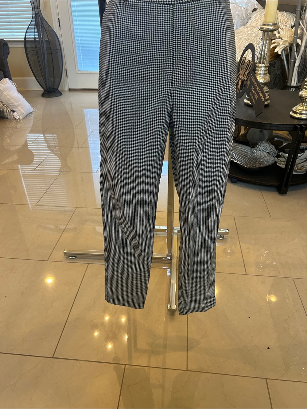 Forever 21 Black & White Houndstooth Women's Pants